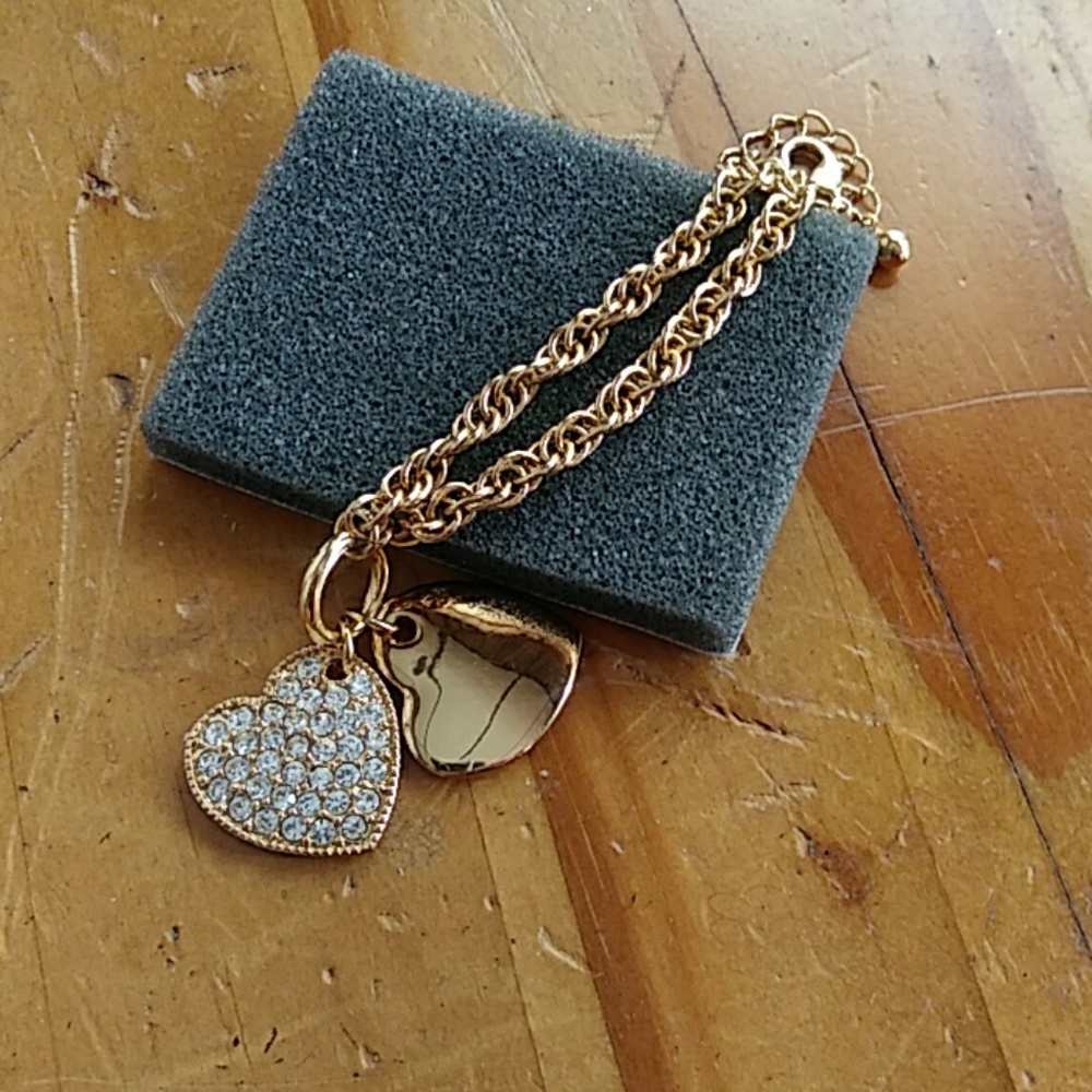 Avon bracelet a heart accent bracelet goldtone